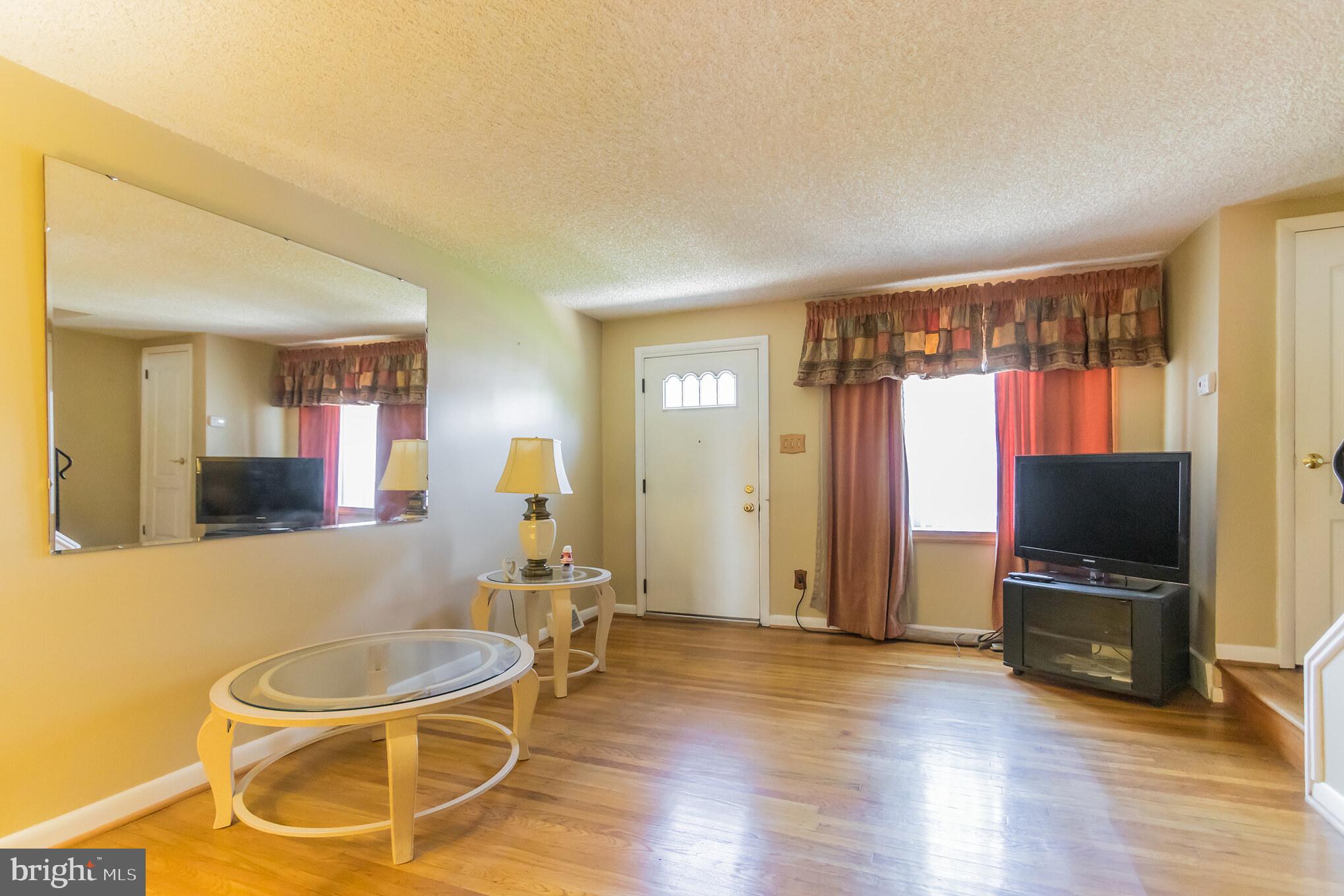 955 Grant Road Folcroft, PA 19032 - Photo 5 of 30