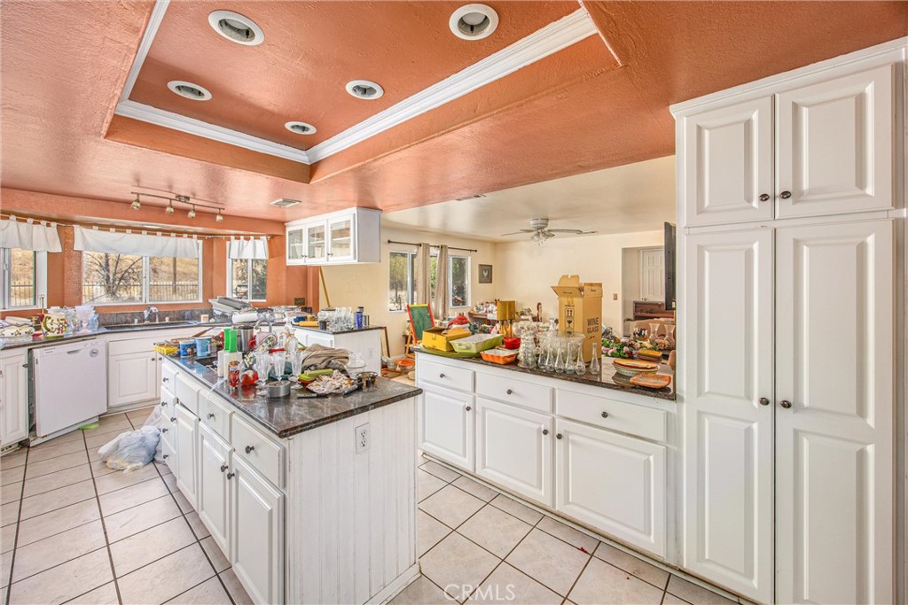 9099 Cajalco Road Corona, CA 92881 - Photo 16 of 70
