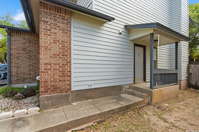 $1,500 | 6126 Celtic, San Antonio, TX 78240