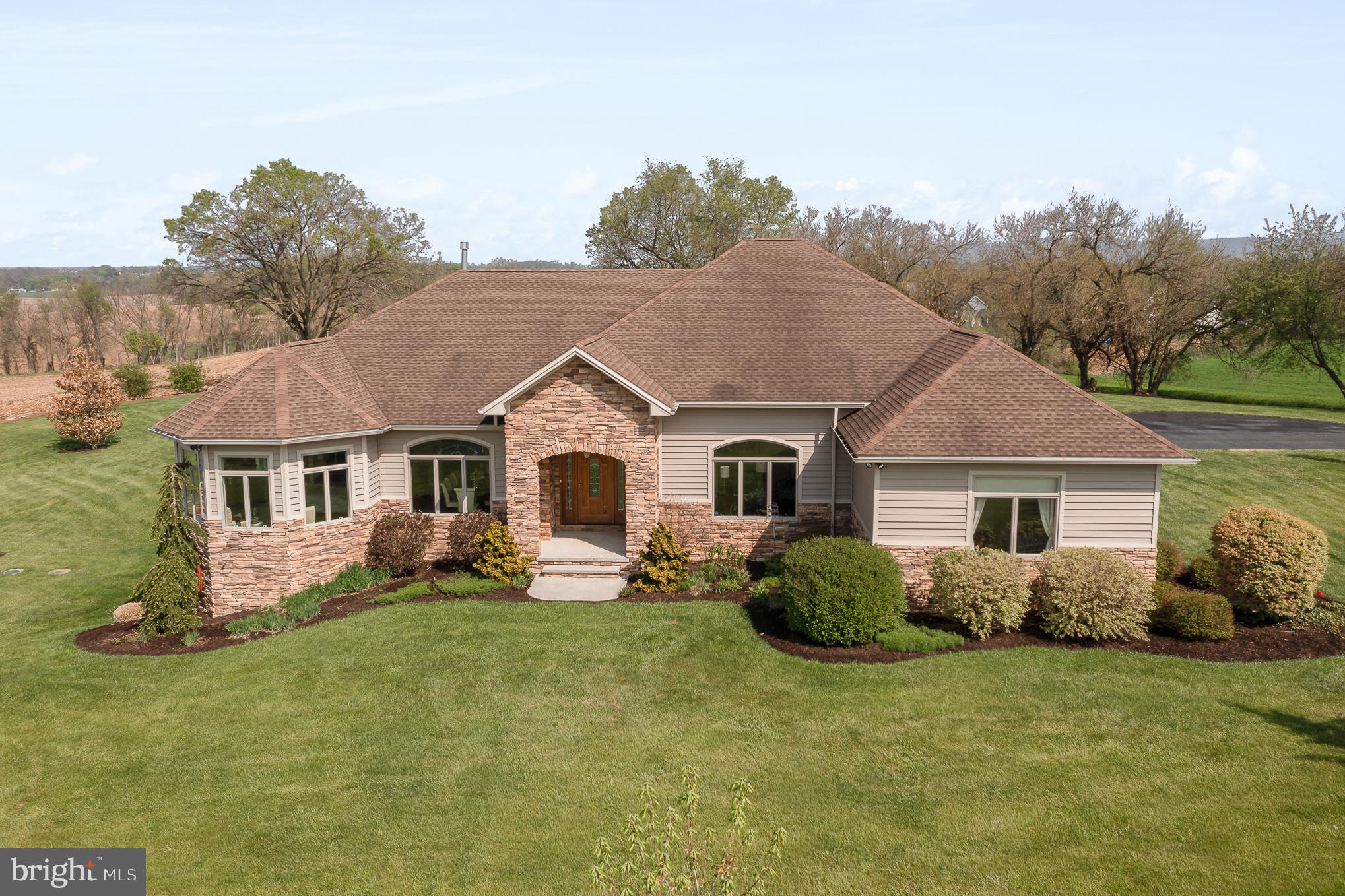 253 Bonnybrook Road Carlisle, PA 17015 - Photo 1 of 61 Gallery Image 1