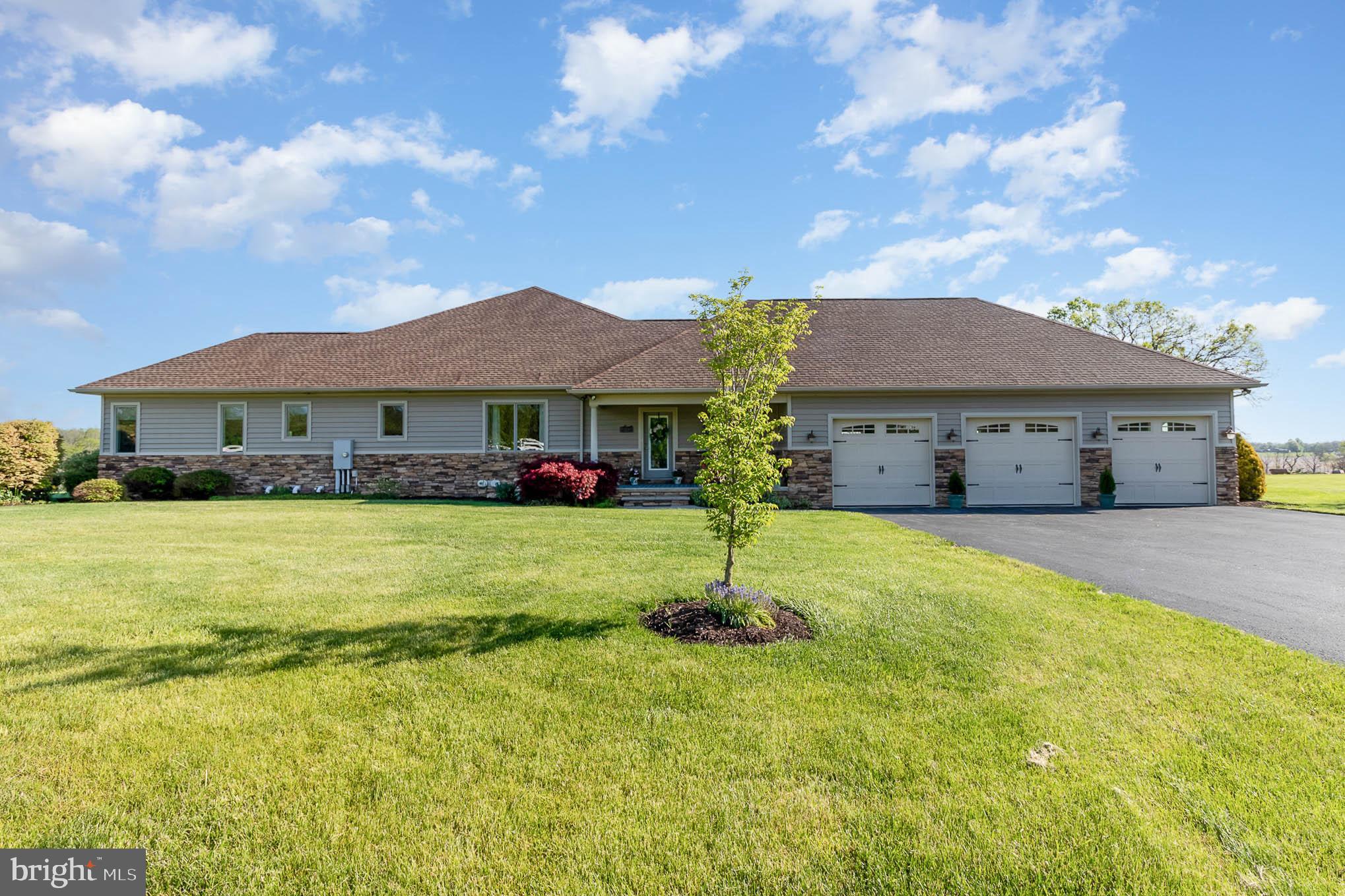 253 Bonnybrook Road Carlisle, PA 17015 - Photo 4 of 61 Gallery Image 4