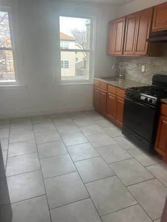 $1,650 | 21 Tillinghast Street, Unit 2, Newark, NJ 07108