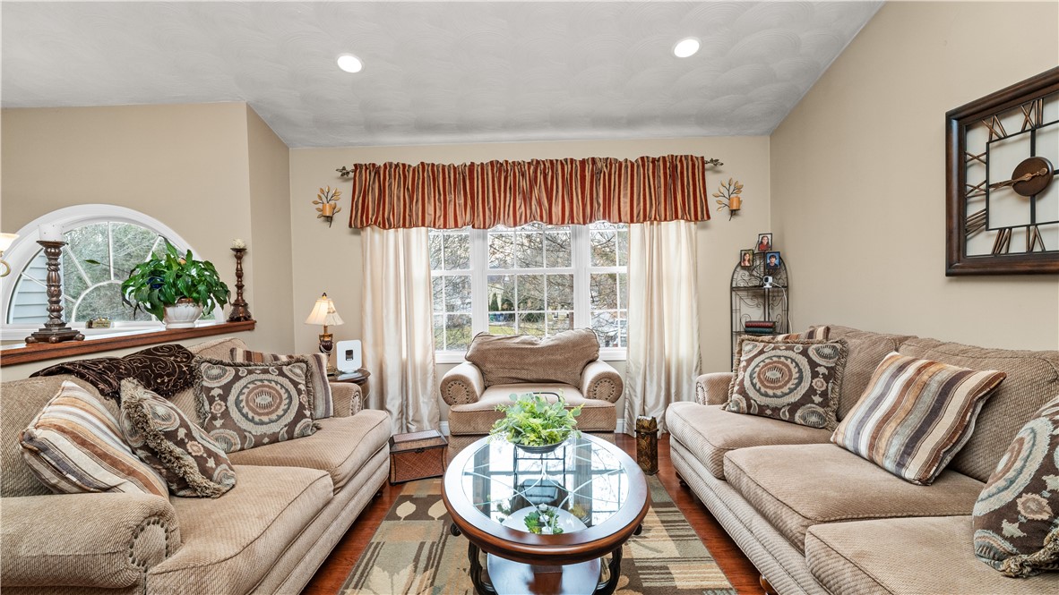 9 Kenneth Avenue Warwick, RI 02889 - Photo 8 of 37