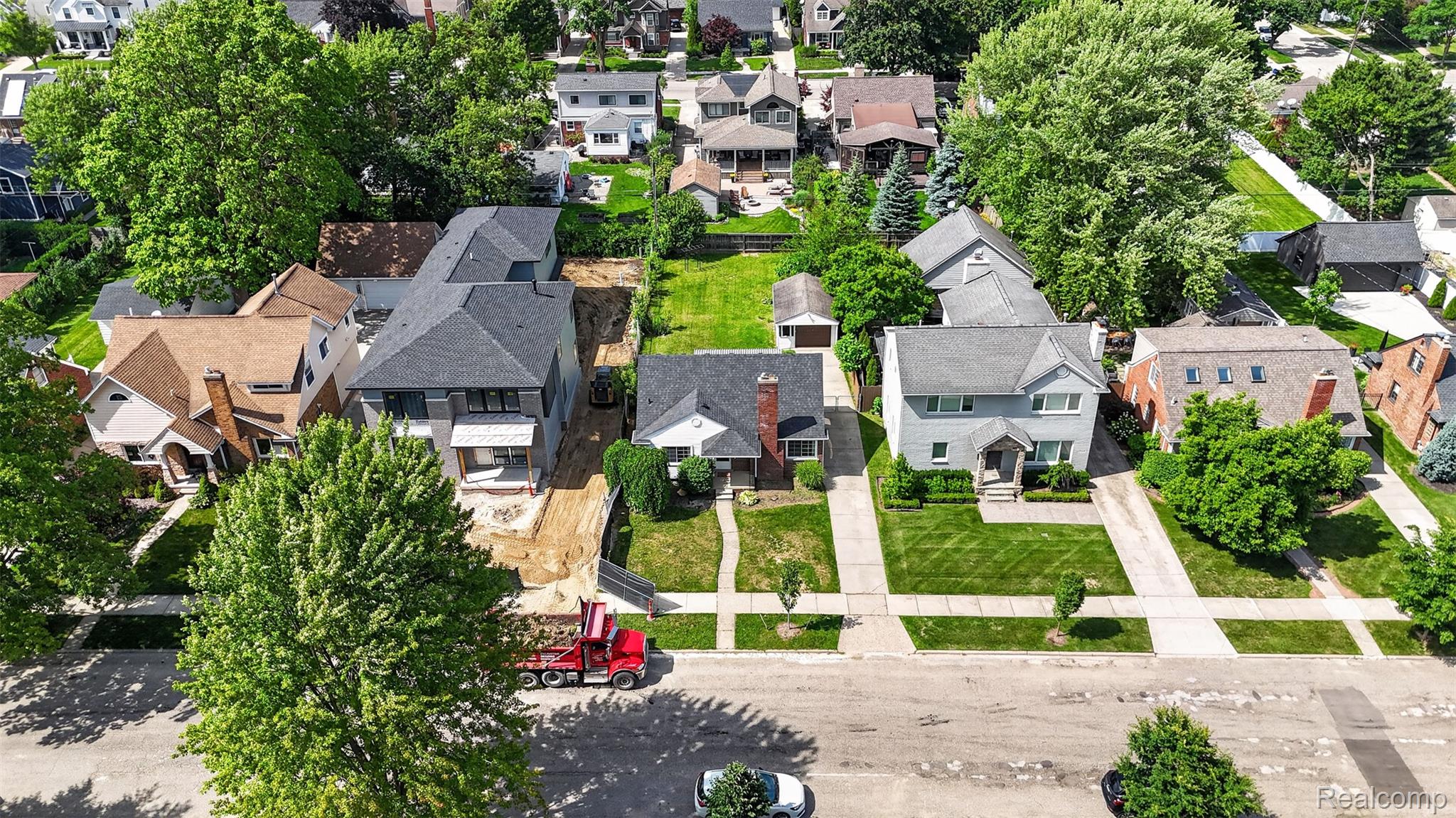 2507 Windemere Road Birmingham, MI 48009 - Photo 35 of 36 DJI_20260701160905_0072_D.jpg