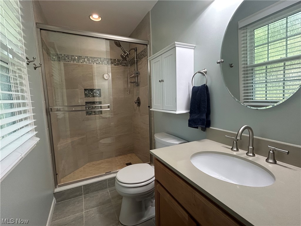 3084 Hamilton Road Medina, OH 44256 - Photo 17 of 35 1st Master Bathroom