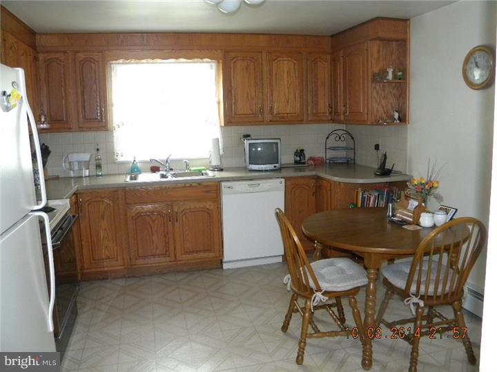 787 Ebelhare Road Pottstown, PA 19465 - Photo 6 of 13 Kitchen