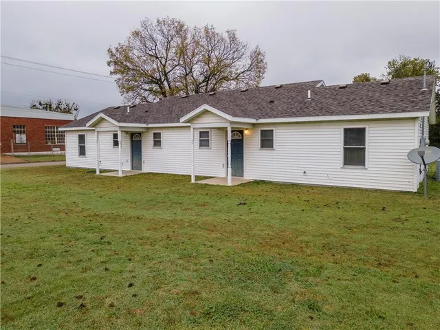 $145,000 | 507-509 West 2nd Avenue, Unit 2, Caney, KS 67333