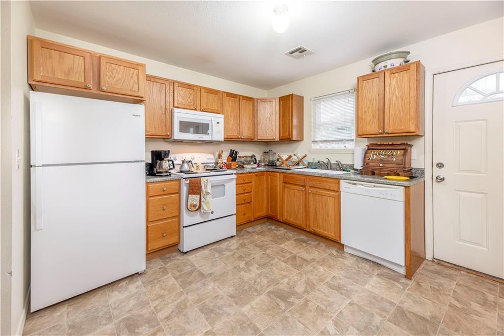 507-509 West 2nd Avenue, Unit 2 Caney, KS 67333 - Photo 17 of 27