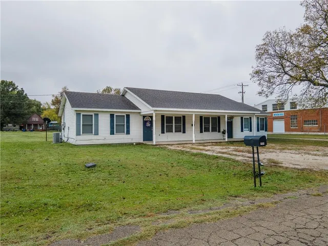 $145,000 | 507-509 West 2nd Avenue, Unit 2, Caney, KS 67333