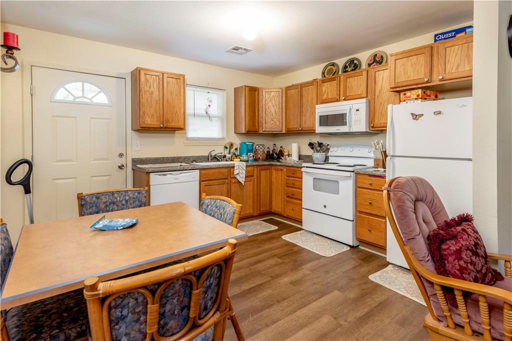 507-509 West 2nd Avenue, Unit 2 Caney, KS 67333 - Photo 5 of 27