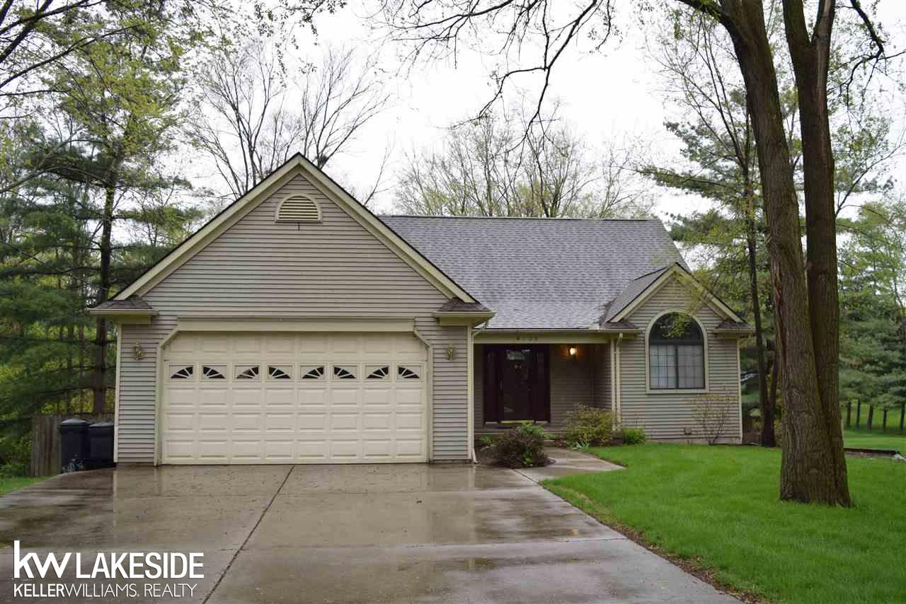 4125 Rural Street Waterford, MI 48329 - Photo 1 of 48