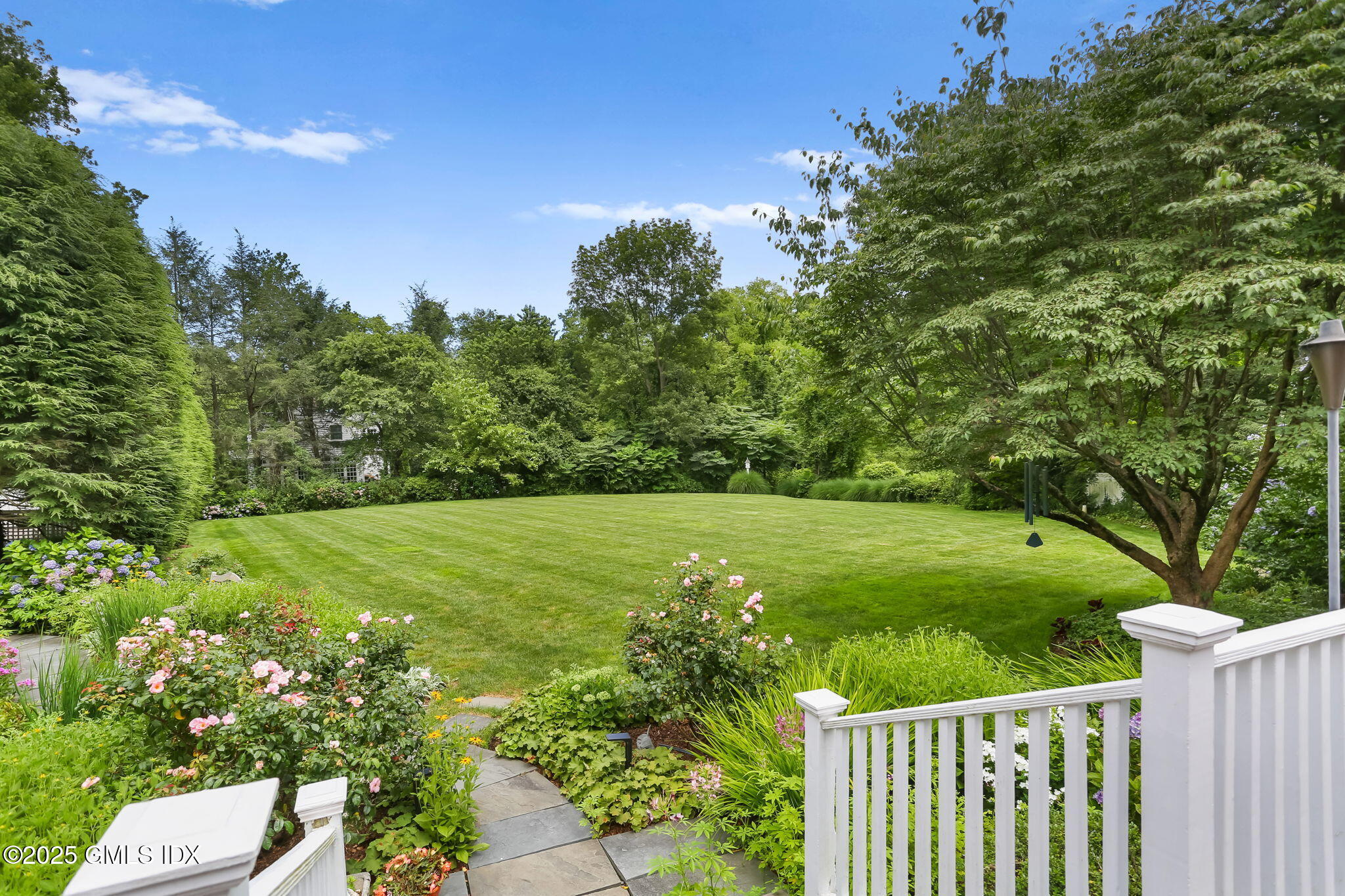 69 Fairfield Road Greenwich, CT 06830 - Photo 3 of 30 Flat Backyard