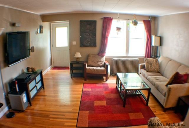 21 New Shaker Road Colonie, NY 12205 - Photo 9 of 18 Photo 9