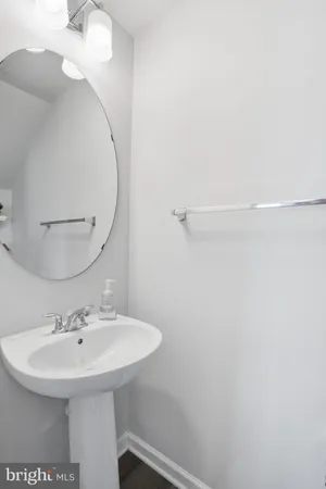 $3,200 | 10501 John Glenn Street, Lanham, MD 20706