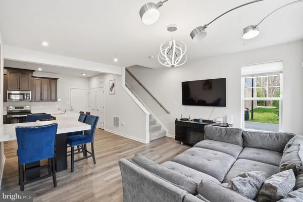 $3,200 | 10501 John Glenn Street, Lanham, MD 20706