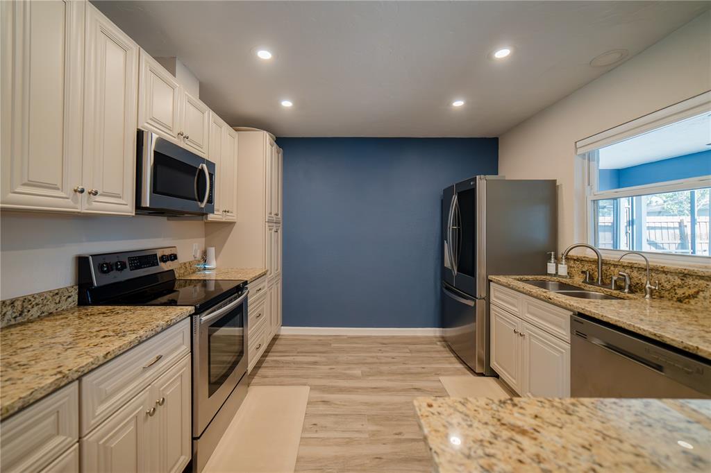 35 Stanford Road Venice, FL 34293 - Photo 6 of 40