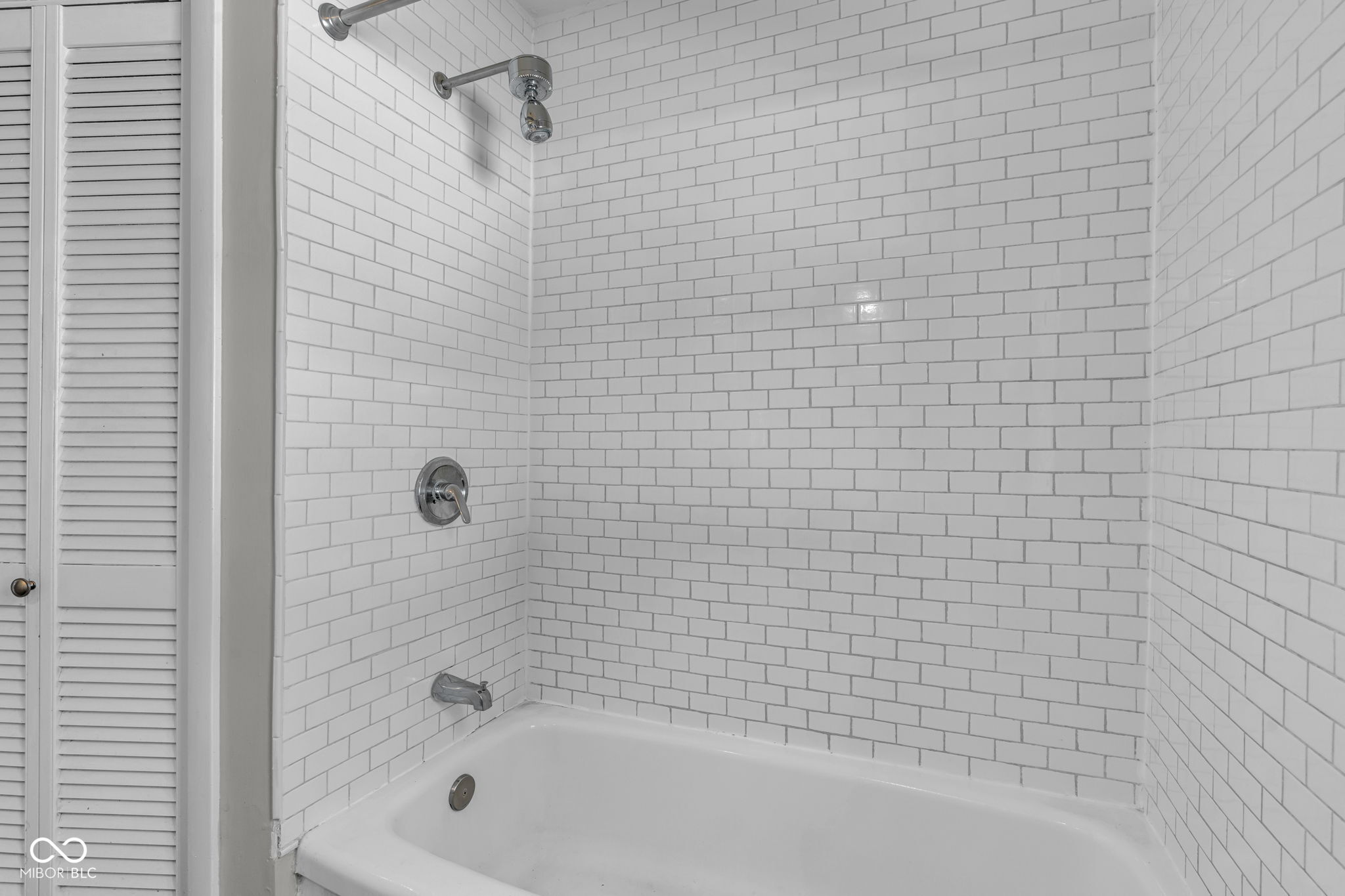 840 Oswego Road Carmel, IN 46032 - Photo 8 of 48