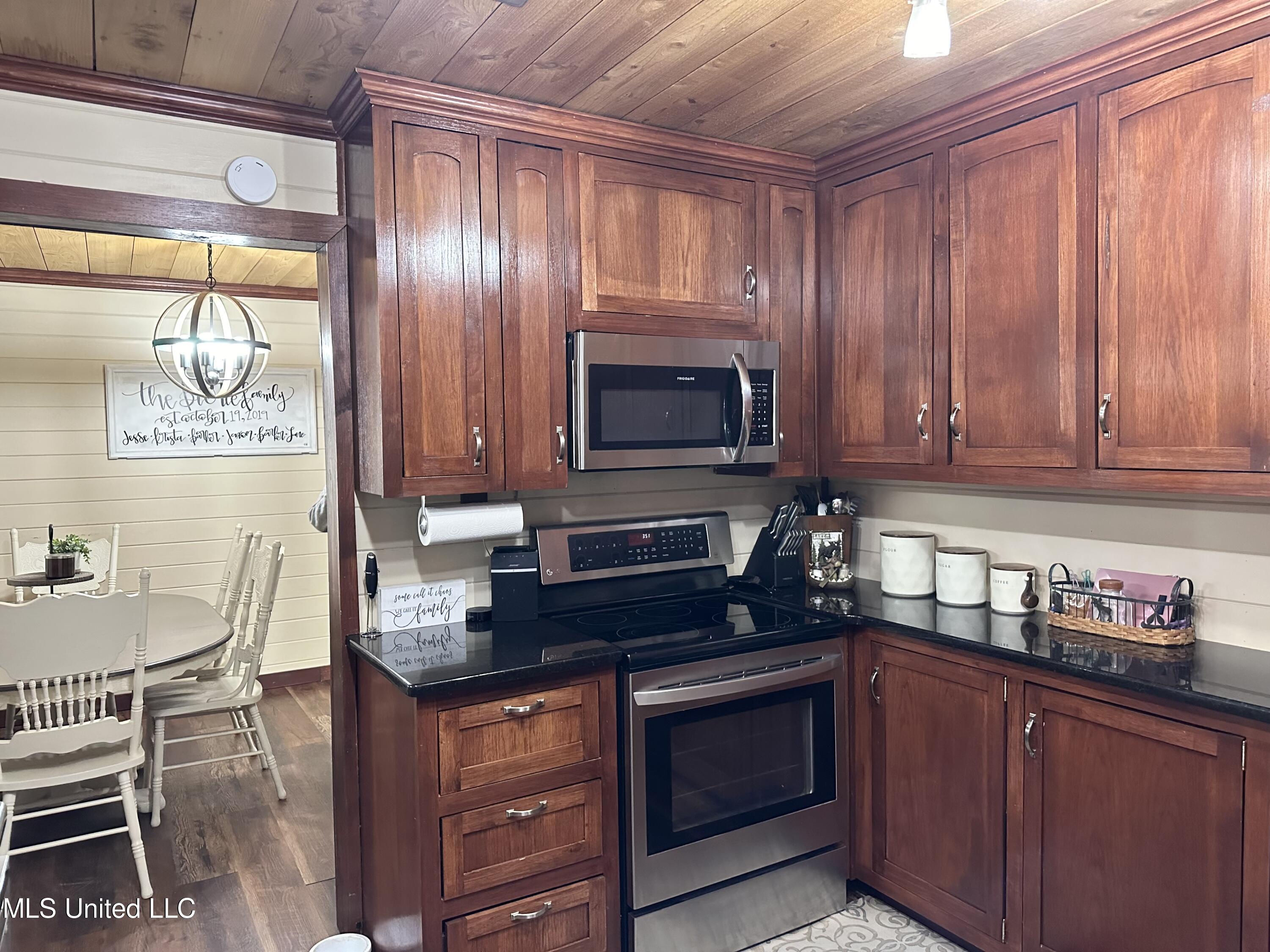 7603 Browns Road Moss Point, MS 39562 - Photo 5 of 17 IMG_6833