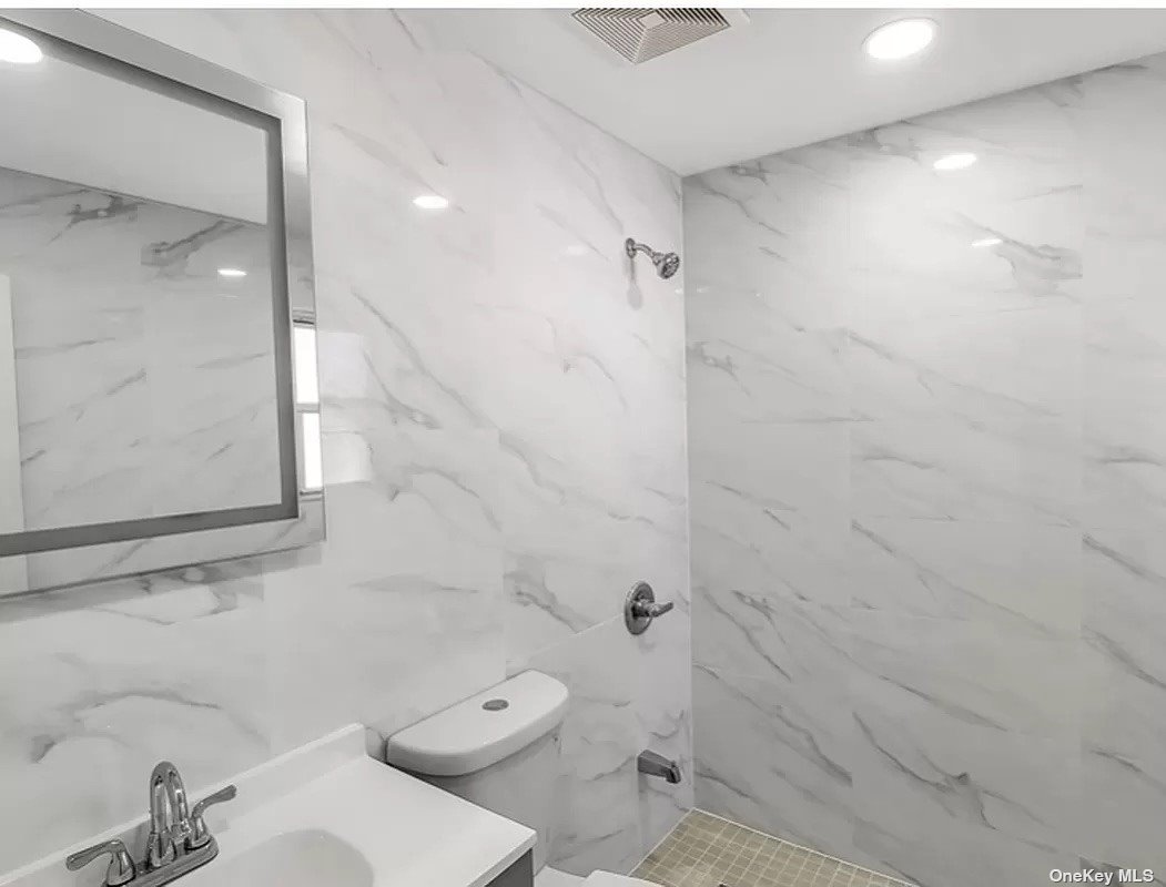 249-07 88th Road Queens, NY 11426 - Photo 5 of 8