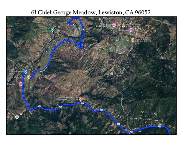 a view of a back yard