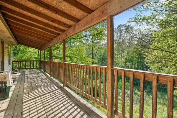 $300,000 | 553 Back Valley Road, Trenton, GA 30752