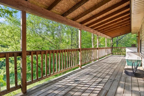 $300,000 | 553 Back Valley Road, Trenton, GA 30752