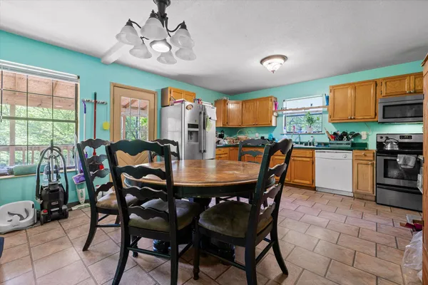 $300,000 | 553 Back Valley Road, Trenton, GA 30752