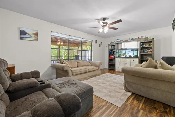 $300,000 | 553 Back Valley Road, Trenton, GA 30752