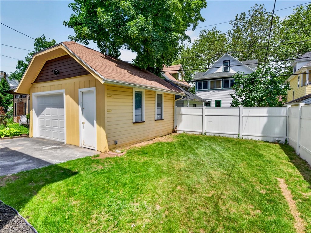 132 Mulberry Street Rochester, NY 14620 - Photo 40 of 50 Manageable lawn