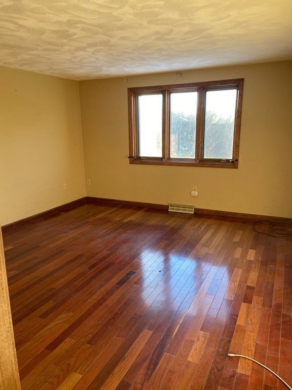 108 Scribner Road Tyngsborough, MA 01879 - Photo 11 of 23