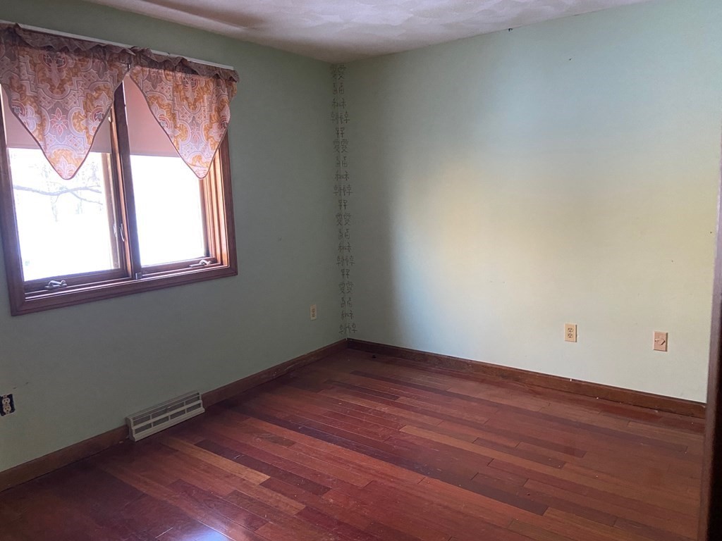 108 Scribner Road Tyngsborough, MA 01879 - Photo 12 of 23