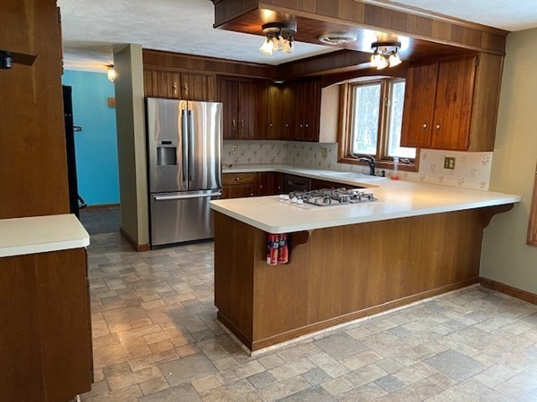 108 Scribner Road Tyngsborough, MA 01879 - Photo 2 of 23