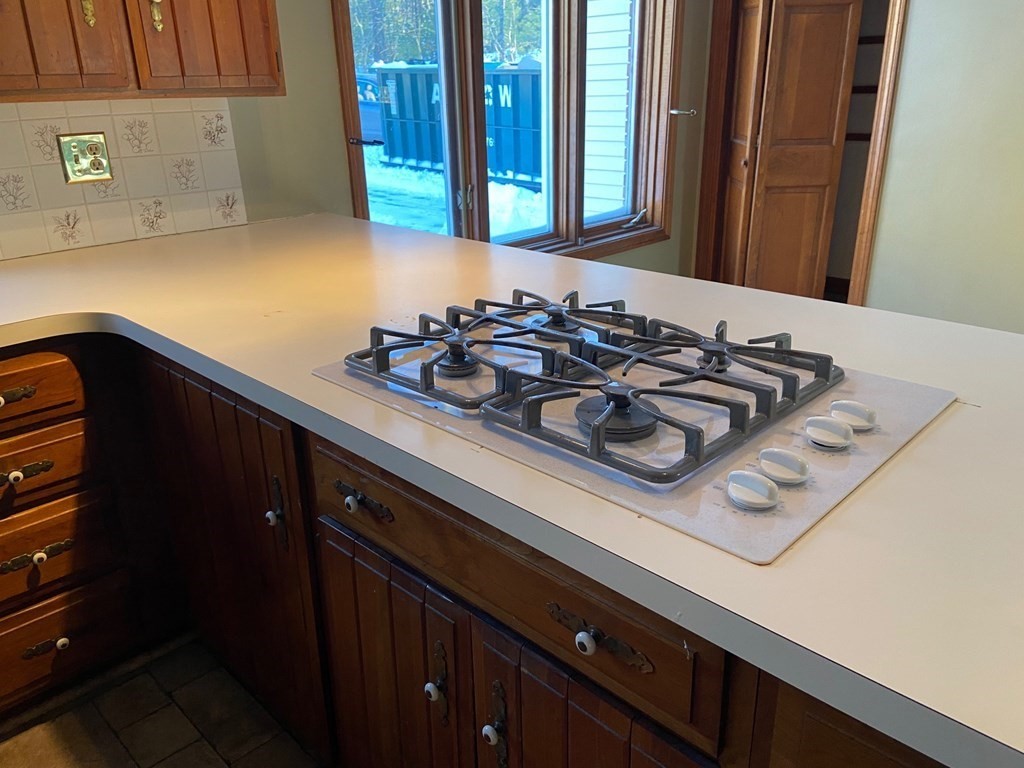 108 Scribner Road Tyngsborough, MA 01879 - Photo 3 of 23