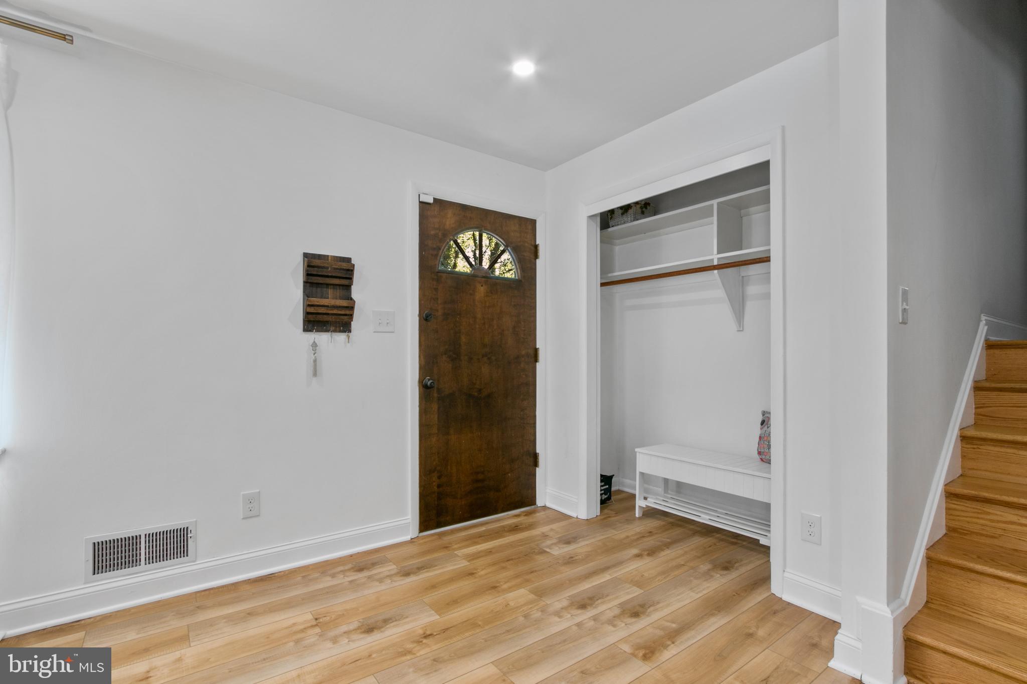 3905 Chanel Road Annandale, VA 22003 - Photo 4 of 55