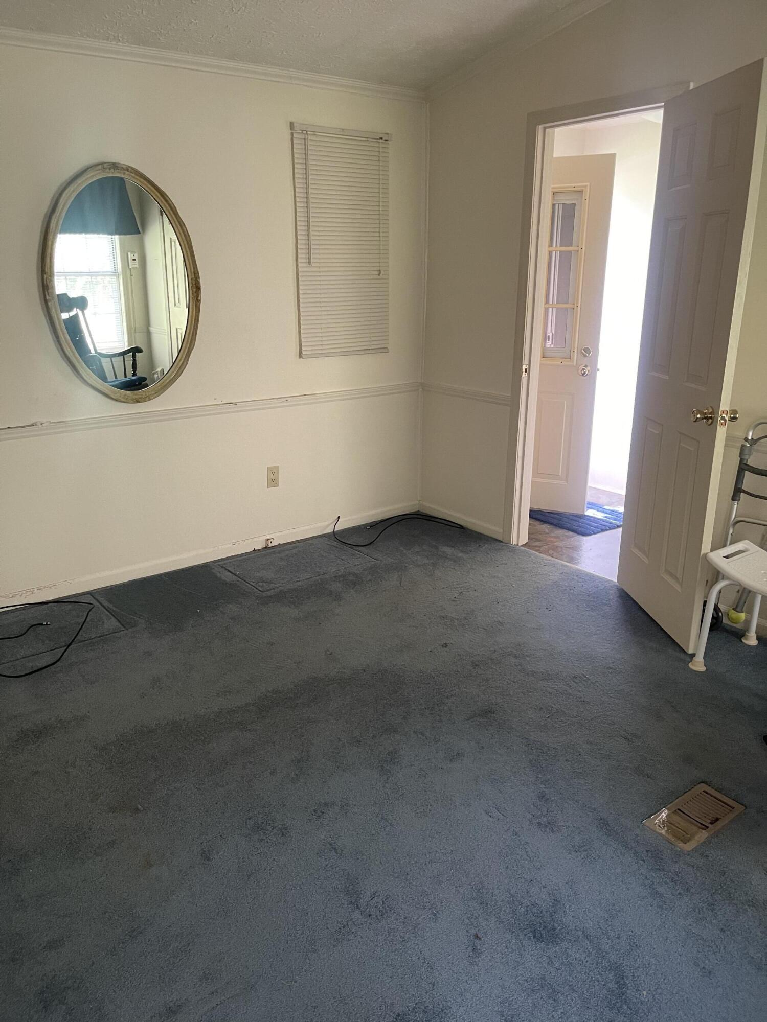 685 Daw Road Cedar Bluff, VA 24609 - Photo 8 of 17 EA877D15-7989-4FAD-975B-38C079595EB2