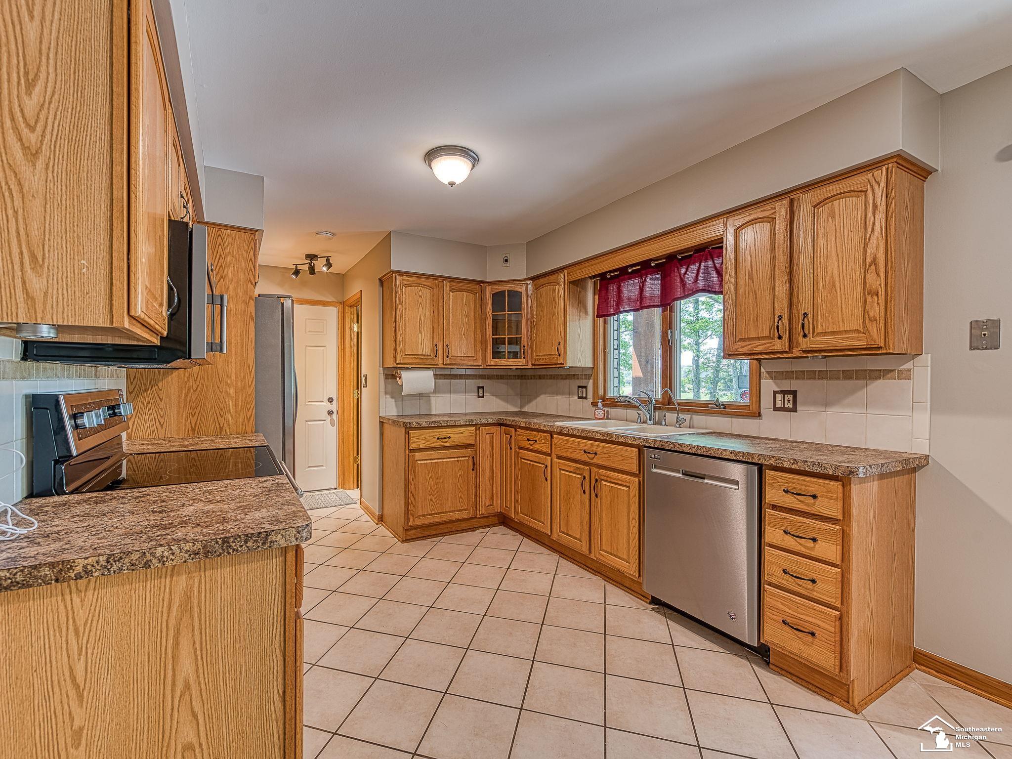 3300 Heiss Road Monroe, MI 48162 - Photo 3 of 31