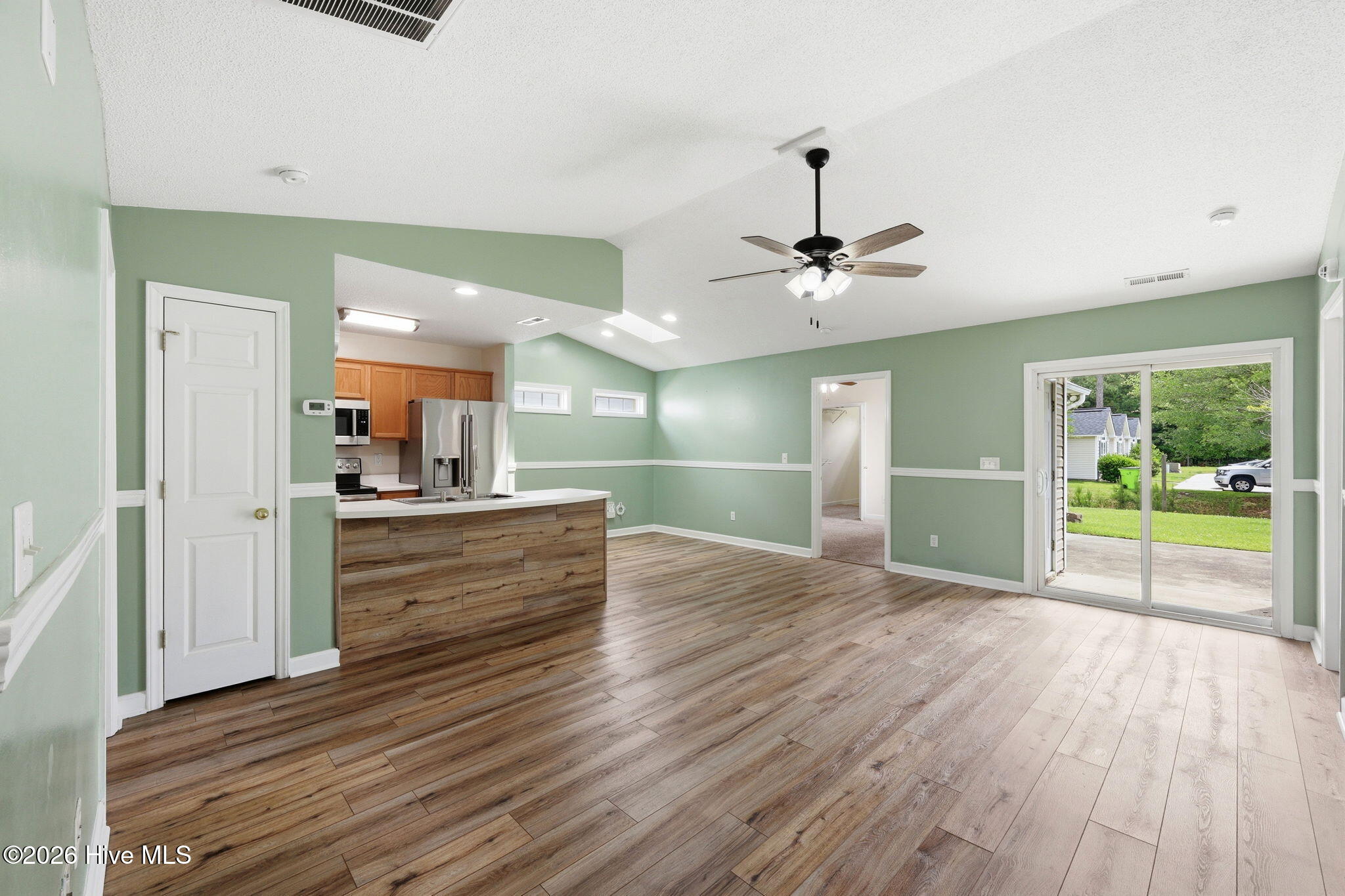 4100 Elizabeth Avenue New Bern, NC 28562 - Photo 39 of 43 5-web-or-mls-0C0A5783