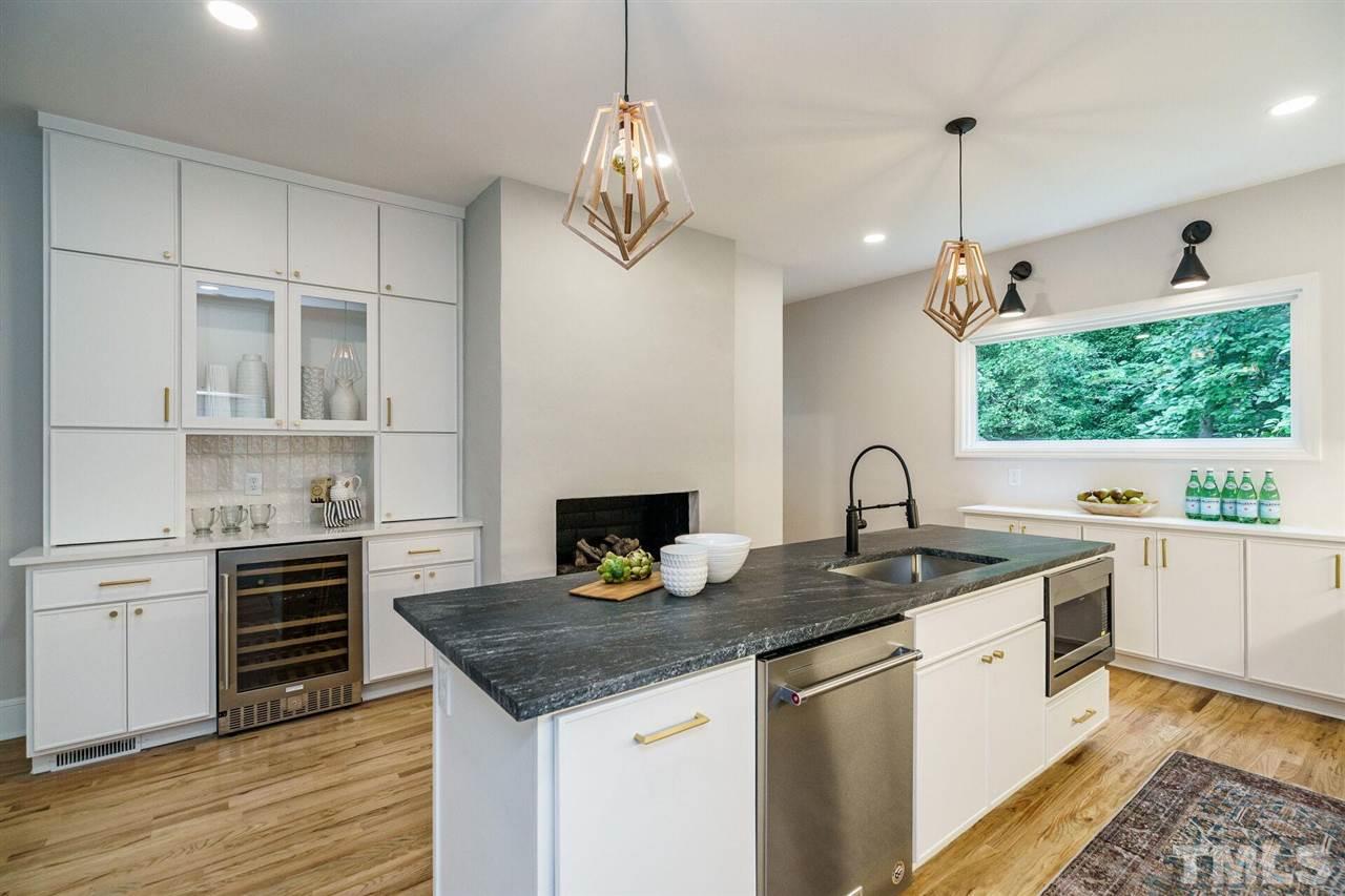 2005 Banbury Road Raleigh, NC 27608 - Photo 11 of 30 Plenty of seating for casual dining. Lux Cabinets and Finishes.
