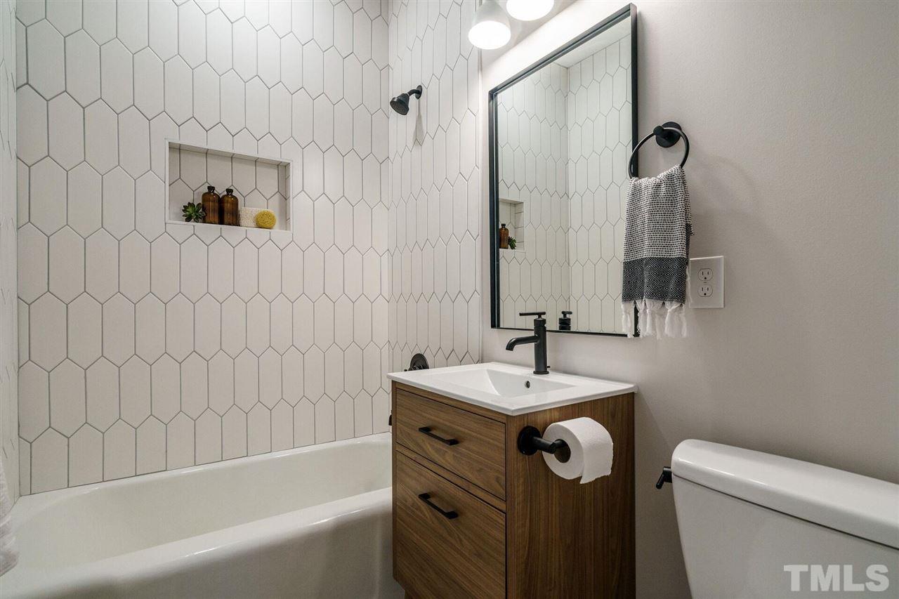 2005 Banbury Road Raleigh, NC 27608 - Photo 17 of 30 Another chic Bath
