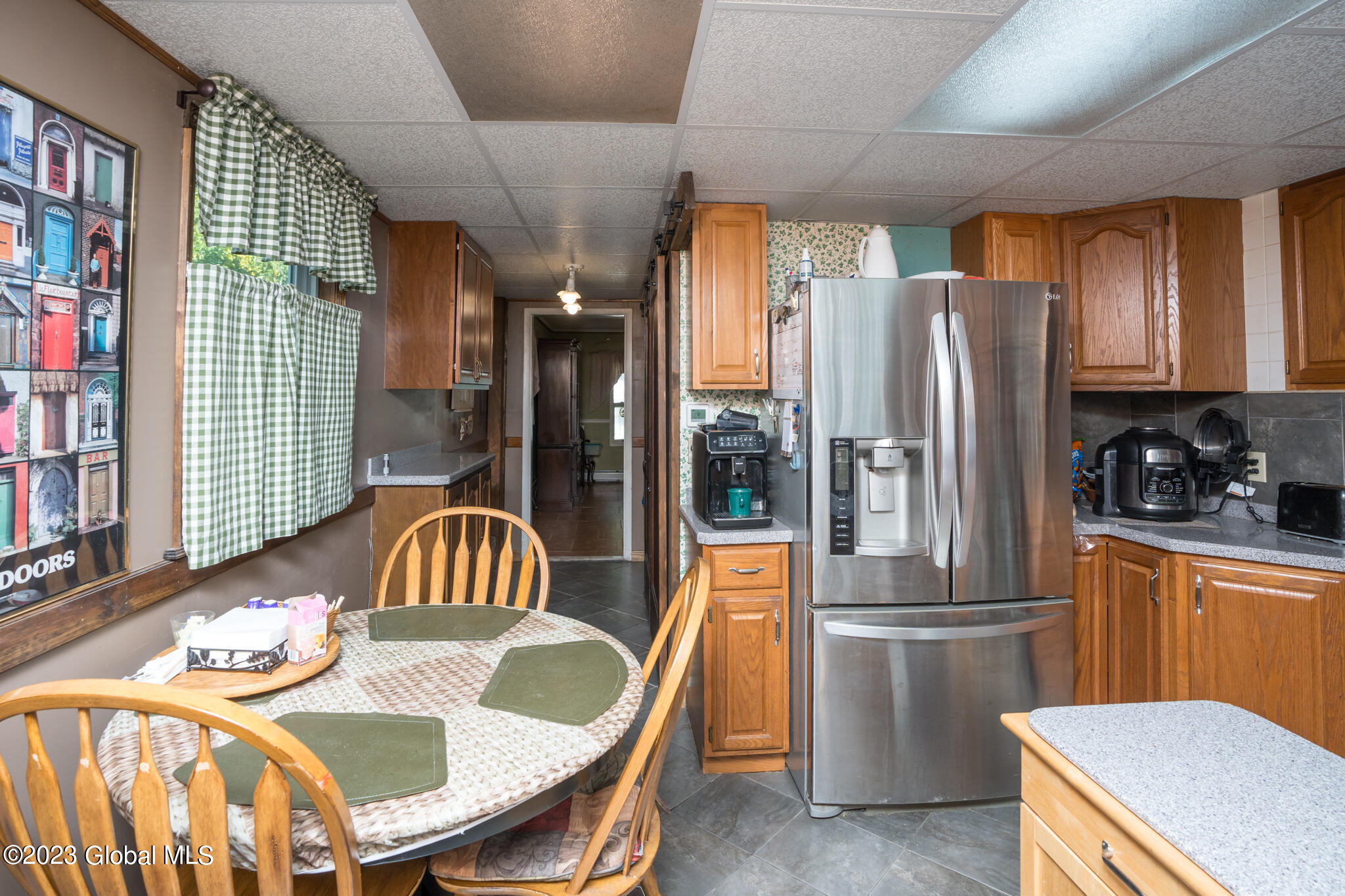 7 Southgate Road Colonie, NY 12211 - Photo 4 of 24 041-7-Southgate-Rd
