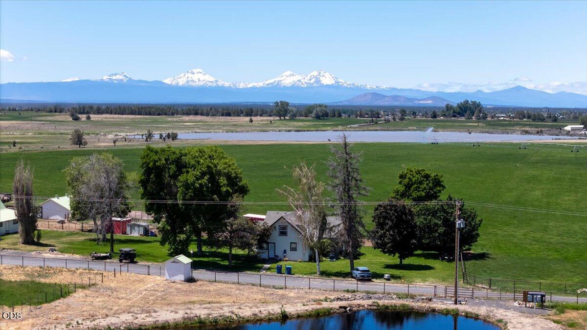 10410 Southwest Houston Lake Road Powell Butte, OR 97753 - Photo 4 of 92