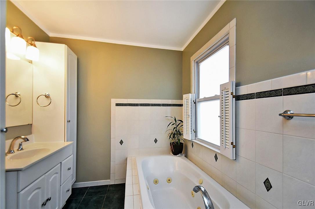 3057 Shakespeare Road Bethlehem, PA 18017 - Photo 22 of 34 Gallery Image 22