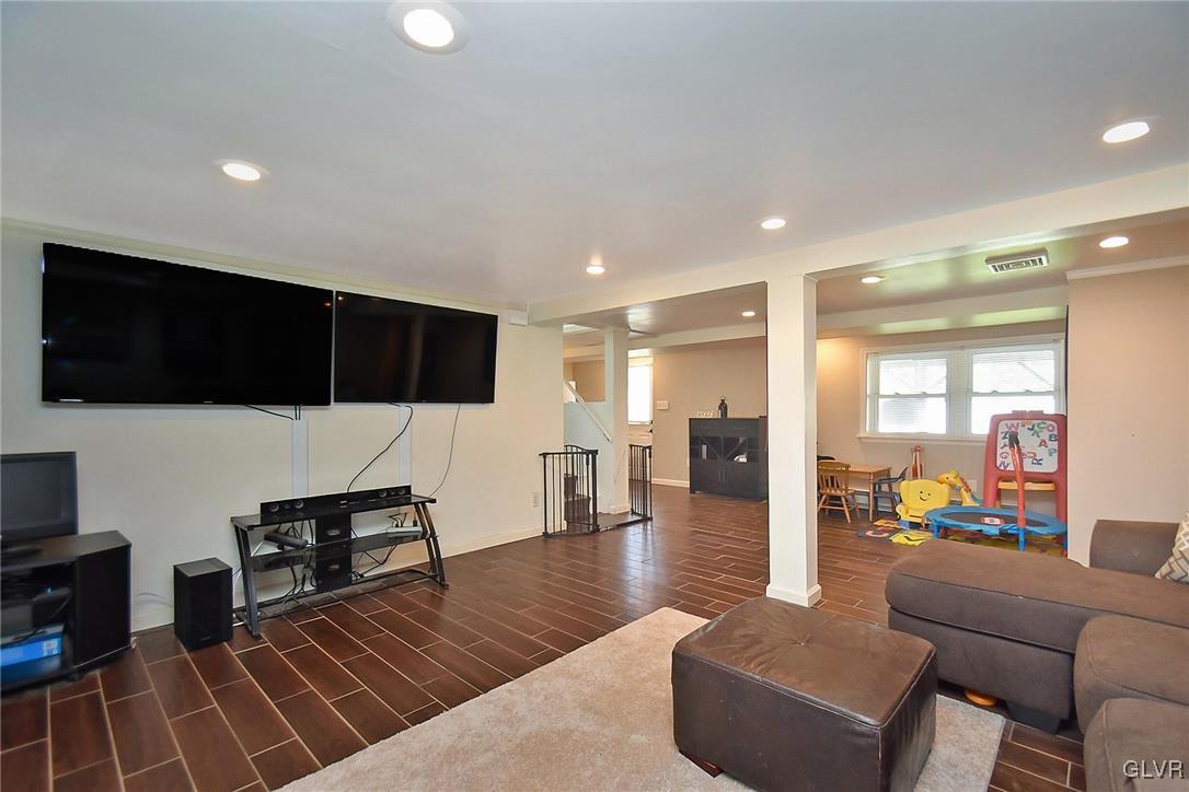 3057 Shakespeare Road Bethlehem, PA 18017 - Photo 25 of 34 Gallery Image 25