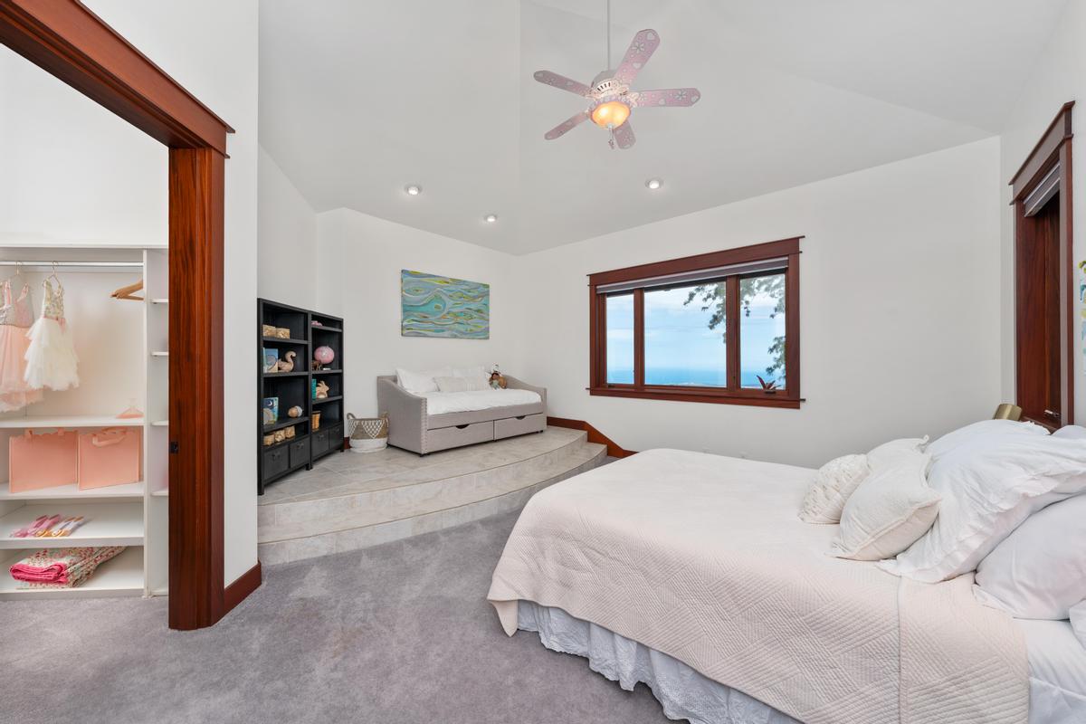 73-4695 Pilialoha Road Kailua-Kona, HI 96740 - Photo 14 of 30 a bedroom with bed and a window
