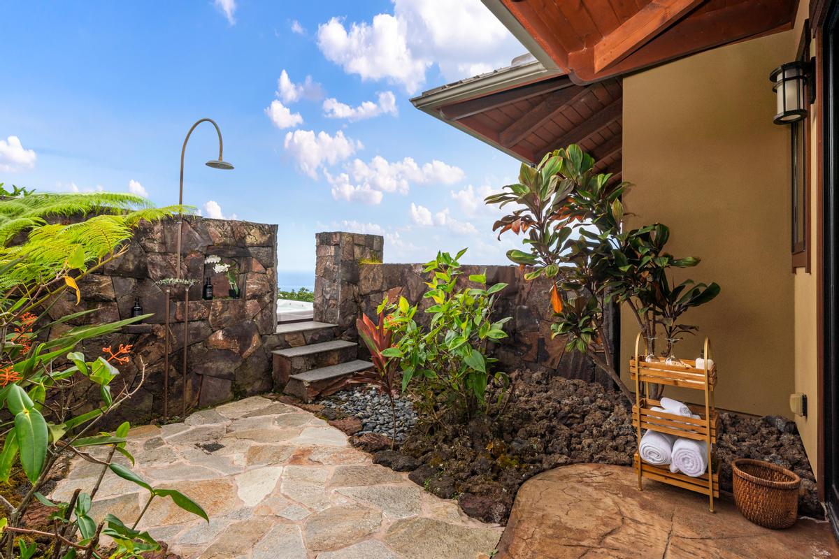 73-4695 Pilialoha Road Kailua-Kona, HI 96740 - Photo 22 of 30 a close view of a sink