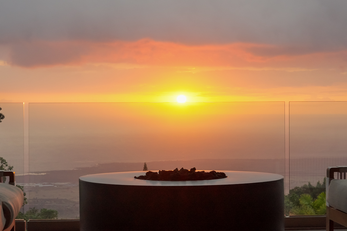 73-4695 Pilialoha Road Kailua-Kona, HI 96740 - Photo 30 of 30 a bathroom with a sink and a mirror