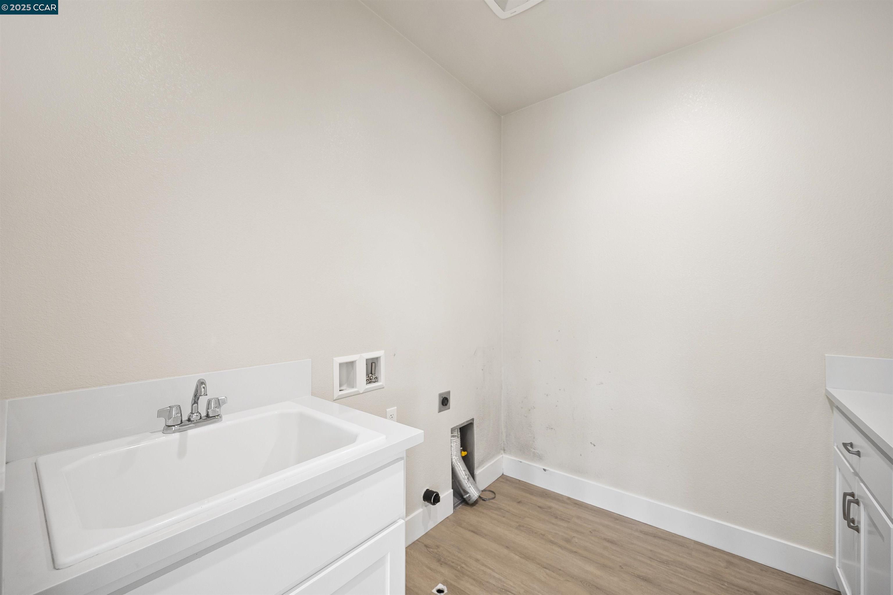 5541 Promontory Way Antioch, CA 94531 - Photo 18 of 59 a bathroom with a sink and a vanity