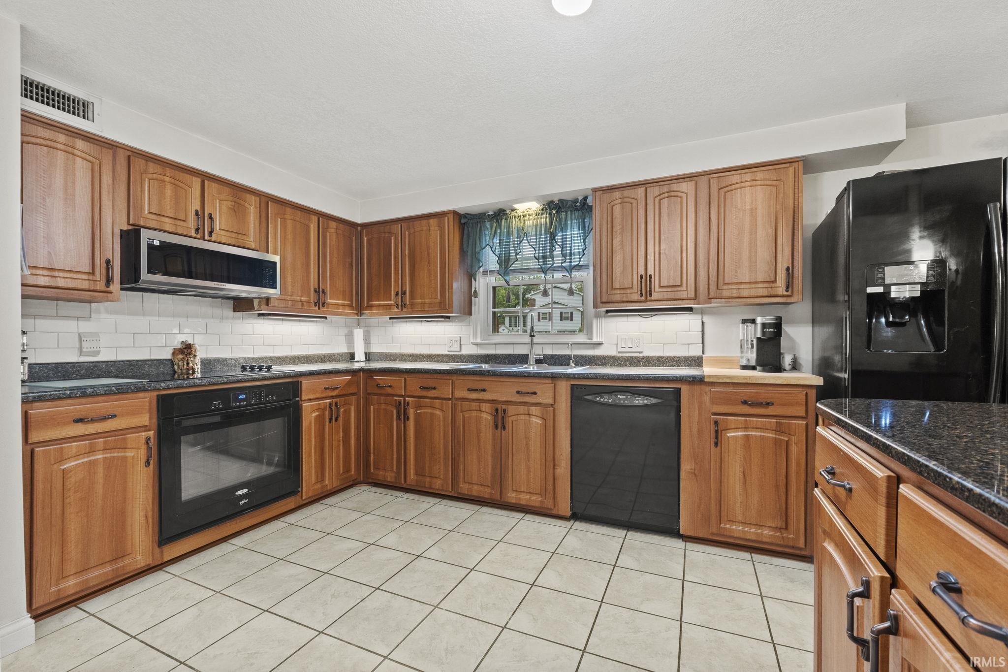 6537 Goodrich Road Fort Wayne, IN 46804 - Photo 13 of 36