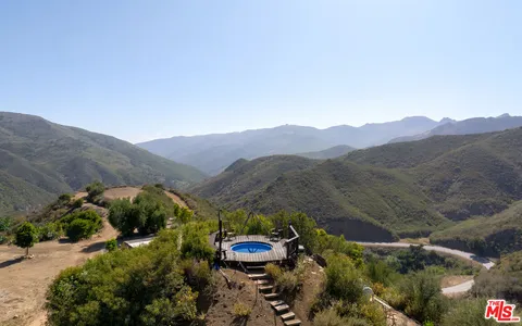 $1,450,000 | 34550 Mulholland Highway, Malibu, CA 90265