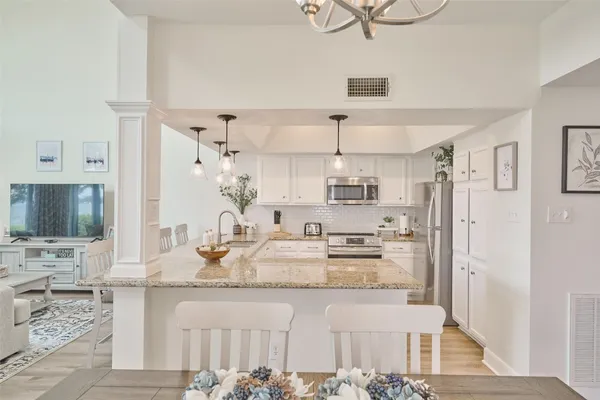 $499,000 | 73 April Point Drive South, Montgomery, TX 77356